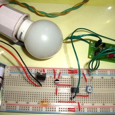 Temperature-controlled-automatic-light-switch